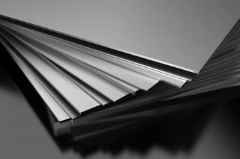 Титановый лист ВТ20 2,5*390*690 3,2кг